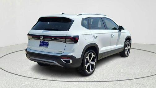 White 2025 Volkswagen Taos 1.5T SEL