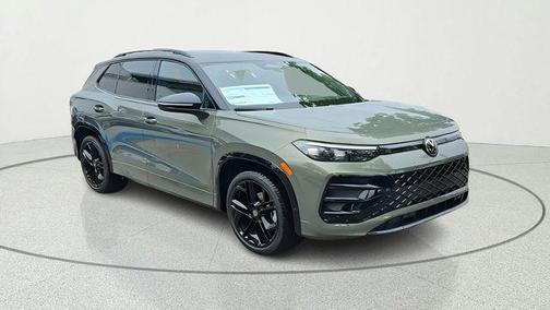 Avocado Green w/Deep Black Roof 2026 Volkswagen Tiguan 2.0T SE R-Line Black