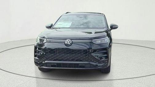 deep black pearl 2026 Volkswagen Tiguan 2.0T SE R-Line Black 4MOTION