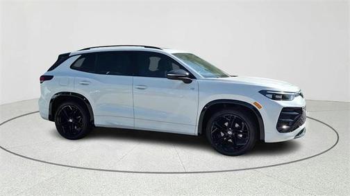 2025 Volkswagen Tiguan 2.0T SE R-Line Black