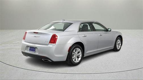 2023 Chrysler 300 Touring
