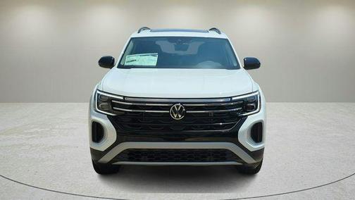 Pure White 2025 Volkswagen Atlas 2.0T Peak Edition