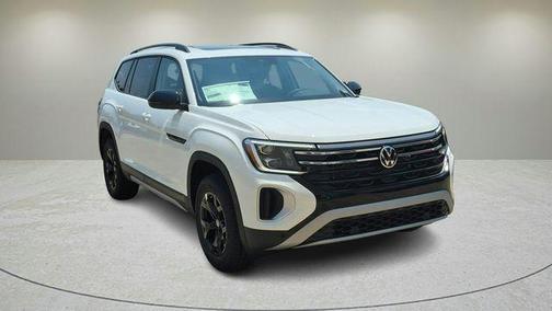 Pure White 2025 Volkswagen Atlas 2.0T Peak Edition