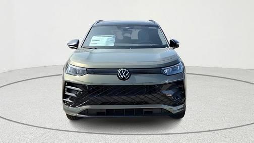 Avocado Green w/Deep Black Roof 2026 Volkswagen Tiguan 2.0T SE R-Line Black