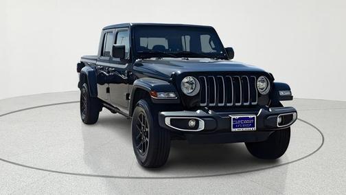 Black Clearcoat 2023 Jeep Gladiator Overland