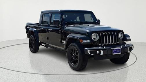 Black Clearcoat 2023 Jeep Gladiator Overland