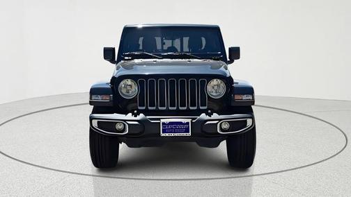 Black Clearcoat 2023 Jeep Gladiator Overland