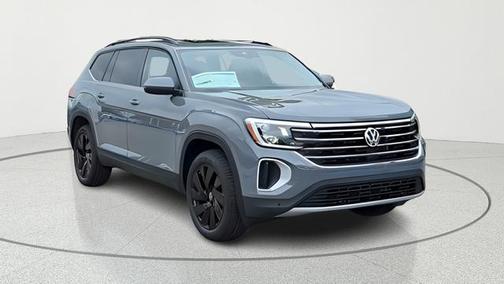 pure gray 2026 Volkswagen Atlas 2.0T SE w/Technology