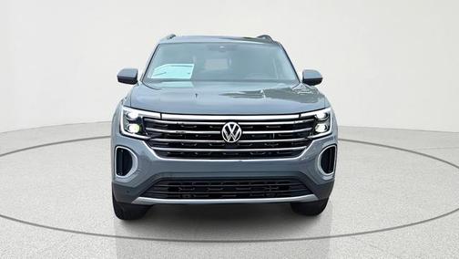 pure gray 2026 Volkswagen Atlas 2.0T SE w/Technology