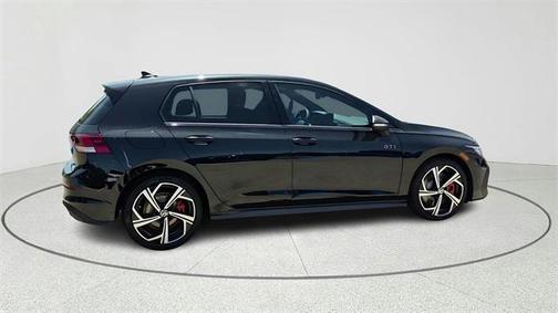 2025 Volkswagen Golf GTI 2.0T SE DSG