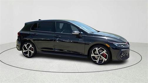 2025 Volkswagen Golf GTI 2.0T SE DSG