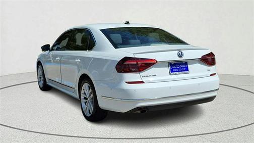 2018 Volkswagen Passat 2.0T SEL Premium