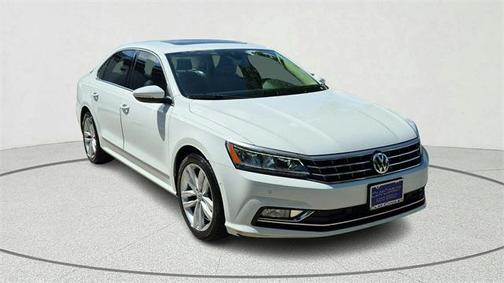 2018 Volkswagen Passat 2.0T SEL Premium
