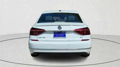 2018 Volkswagen Passat 2.0T SEL Premium