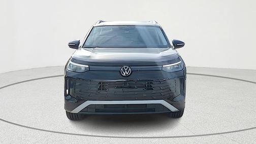 deep black pearl 2026 Volkswagen Tiguan 2.0T SE