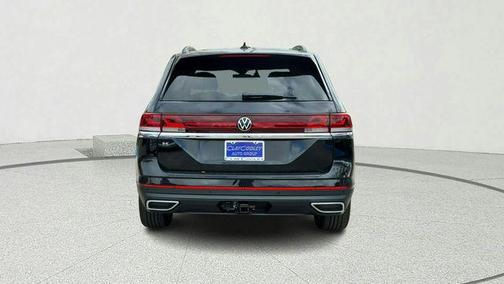 Deep Black Pearl 2026 Volkswagen Atlas 2.0T SE w/Technology