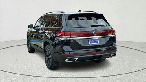 Deep Black Pearl 2026 Volkswagen Atlas 2.0T SE w/Technology