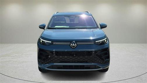 2025 Volkswagen Tiguan 2.0T SEL R-Line 4MOTION