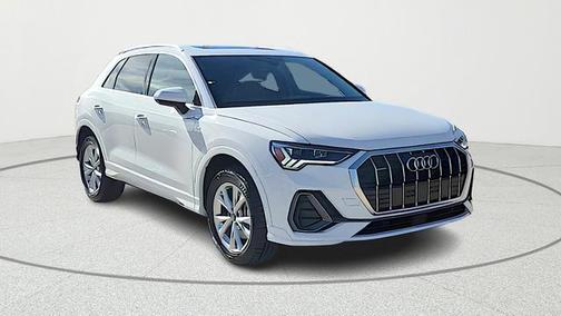 Progressive Red Metallic 2025 Audi Q3 Premium 45 TFSI S line quattro Tiptronic