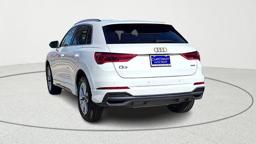 Progressive Red Metallic 2025 Audi Q3 Premium 45 TFSI S line quattro Tiptronic