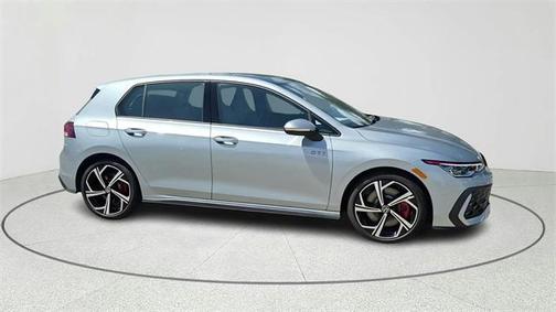 2025 Volkswagen Golf GTI 2.0T SE DSG