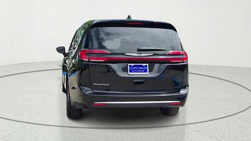 Diamond Black Crystal Pearlcoat 2024 Chrysler Pacifica Touring L
