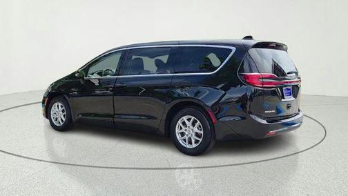 Diamond Black Crystal Pearlcoat 2024 Chrysler Pacifica Touring L