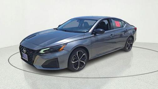 Gun Metallic 2024 Nissan Altima SR FWD