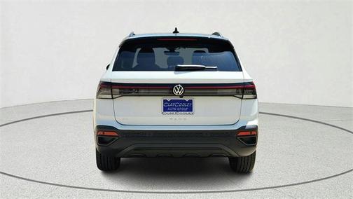 2025 Volkswagen Taos 1.5T SE Black