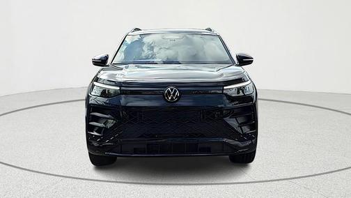 deep black pearl 2026 Volkswagen Tiguan 2.0T SE R-Line Black
