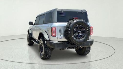 Iconic Silver Metallic 2022 Ford Bronco Outer Banks