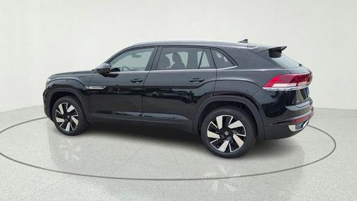 Deep Black Pearl 2026 Volkswagen Atlas Cross Sport 2.0T SE w/Technology