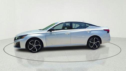 Brilliant Silver Metallic 2024 Nissan Altima SR FWD