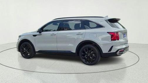 Wolf Gray 2022 Kia Sorento SX