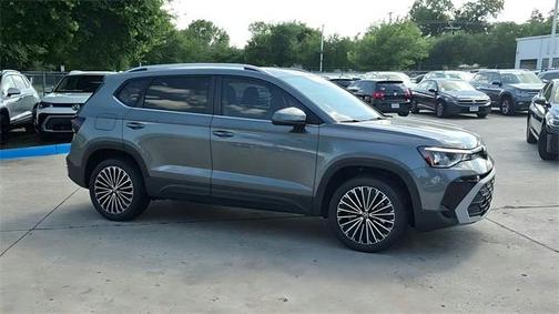 2025 Volkswagen Taos 1.5T SE
