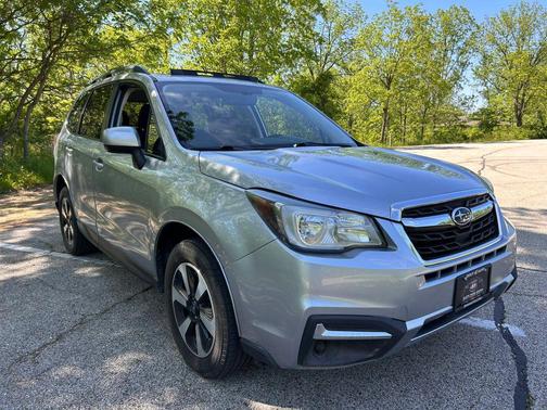 Ice Silver Metallic 2017 Subaru Forester 2.5i Premium