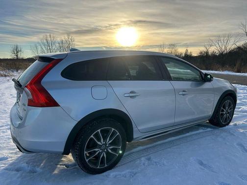 2015 Volvo V60 Cross Country T5