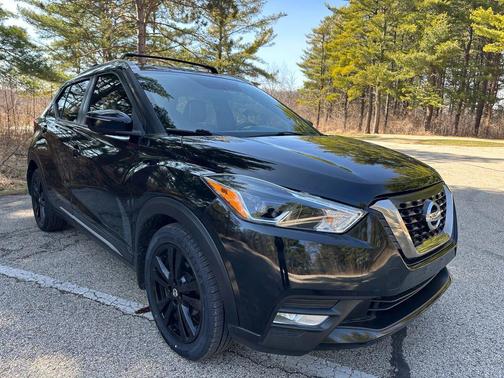 2019 Nissan Kicks SR