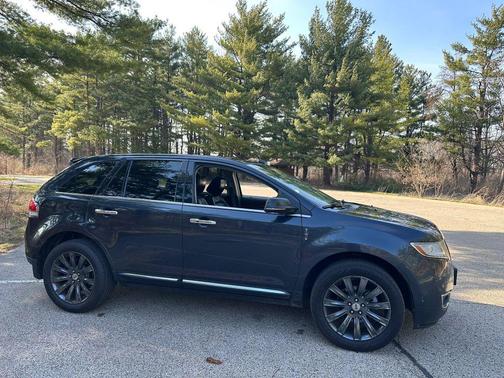 Tuxedo Black Metallic 2013 Lincoln MKX Base