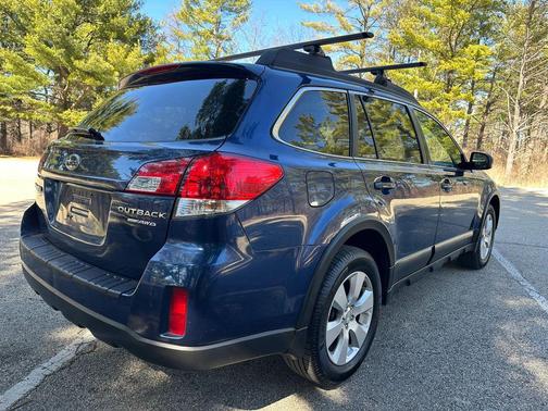 Blue 2010 Subaru Outback 2.5 i Limited