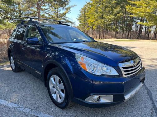 Blue 2010 Subaru Outback 2.5 i Limited