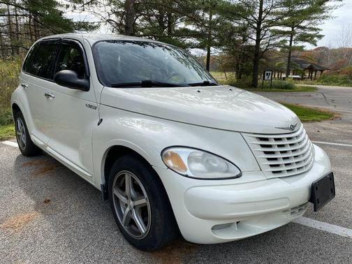 Photo 2 of 32 of 2004 Chrysler PT Cruiser Touring