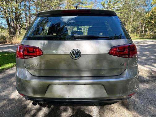 2017 Volkswagen Golf TSI SE Hatchback Sedan 4D