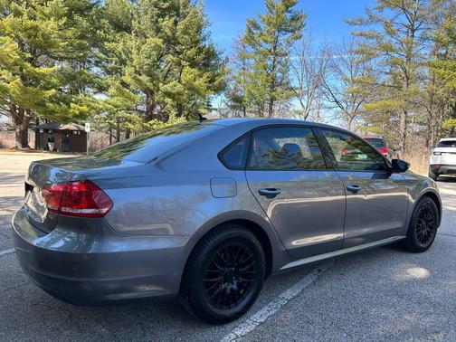 Platinum Gray Metallic 2012 Volkswagen Passat 2.5 S