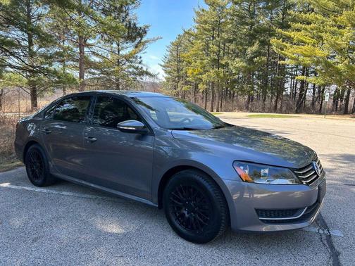Platinum Gray Metallic 2012 Volkswagen Passat 2.5 S
