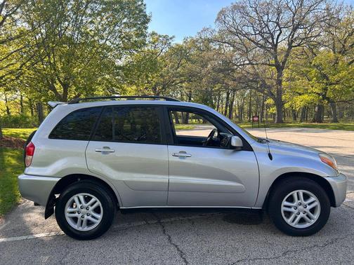 Silver 2002 Toyota RAV4 Base