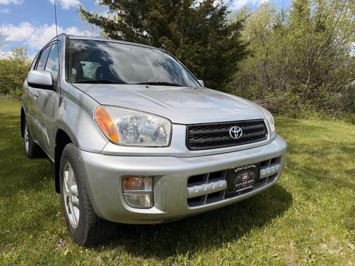 Silver 2002 Toyota RAV4 Base