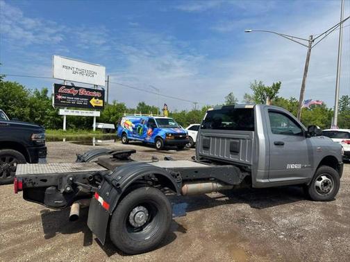 2022 RAM 3500 Tradesman/SLT