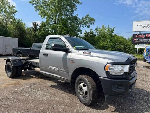 2022 RAM 3500 Tradesman/SLT