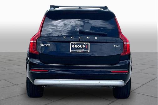 Onyx Black Metallic 2022 Volvo XC90 T6 Momentum